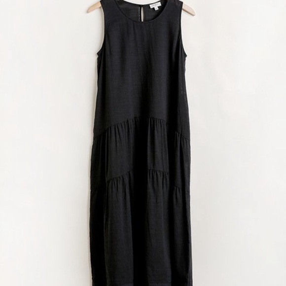 UMGEE Sleeveless Tier Maxi Dress with Keyhole Back - Picture 2 of 13
